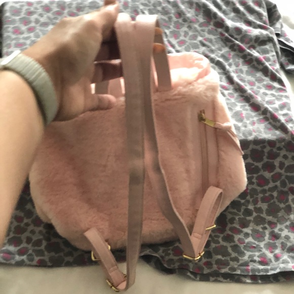 Furry Pink Back-Pack - Picture 2 of 7